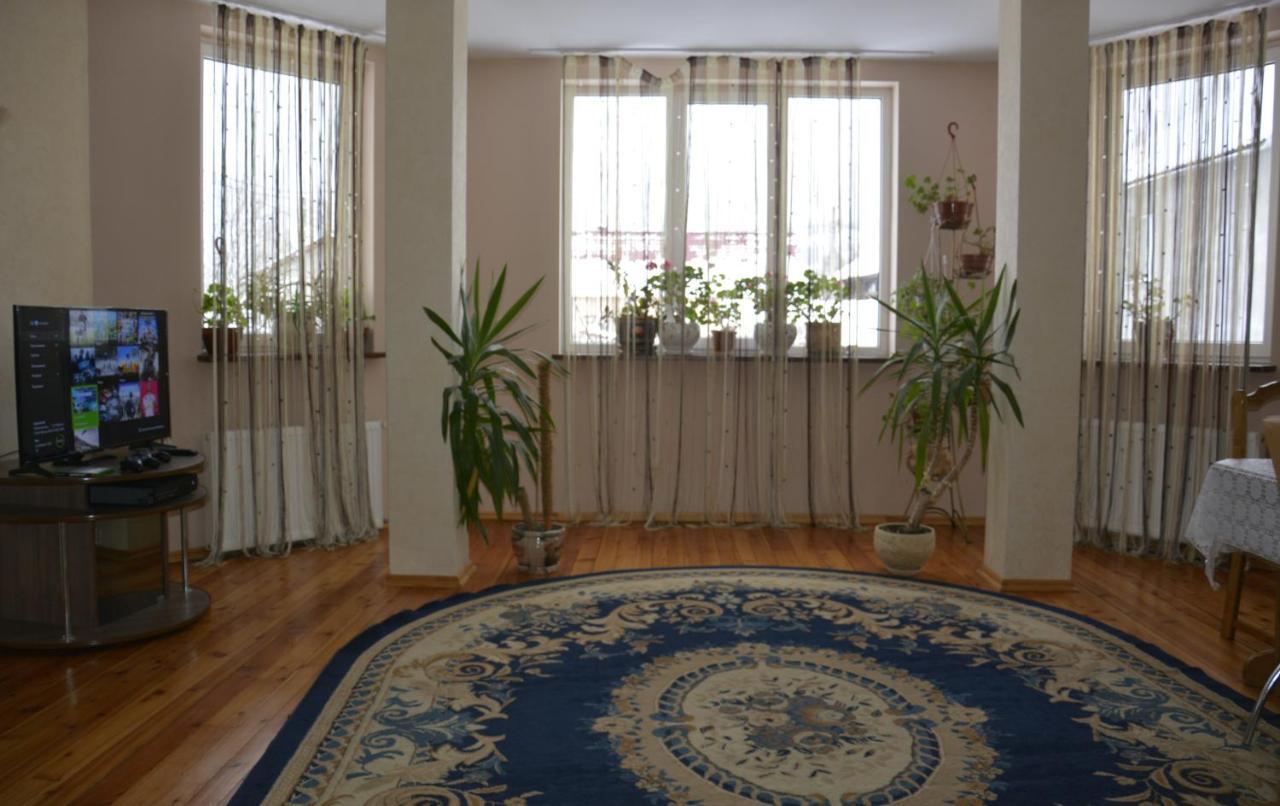У Мирослави Pilipets Extérieur photo